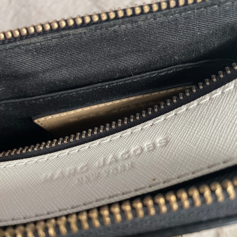 Marc Jacobs snapshot small camera bag with Gold Zipper